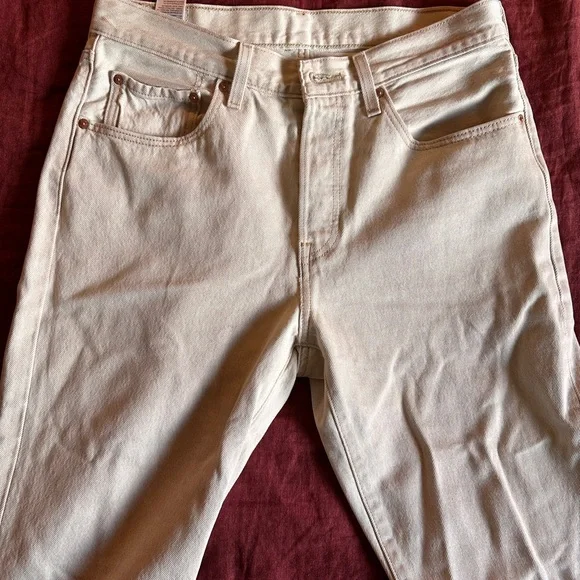 Levi’s 501 Men's Light Tan Straight Jeans - Picture 2 of 4